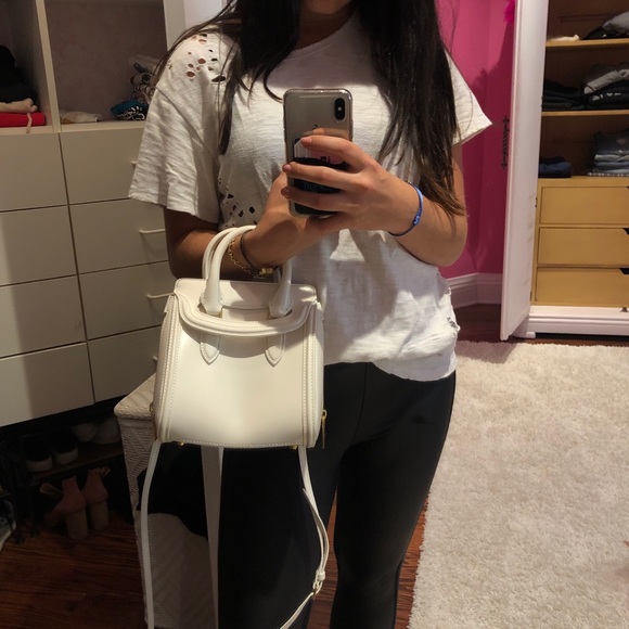 BRAND NEW ALEXANDER MCQUEEN CROSSBODY BAG - Picture 4 of 8